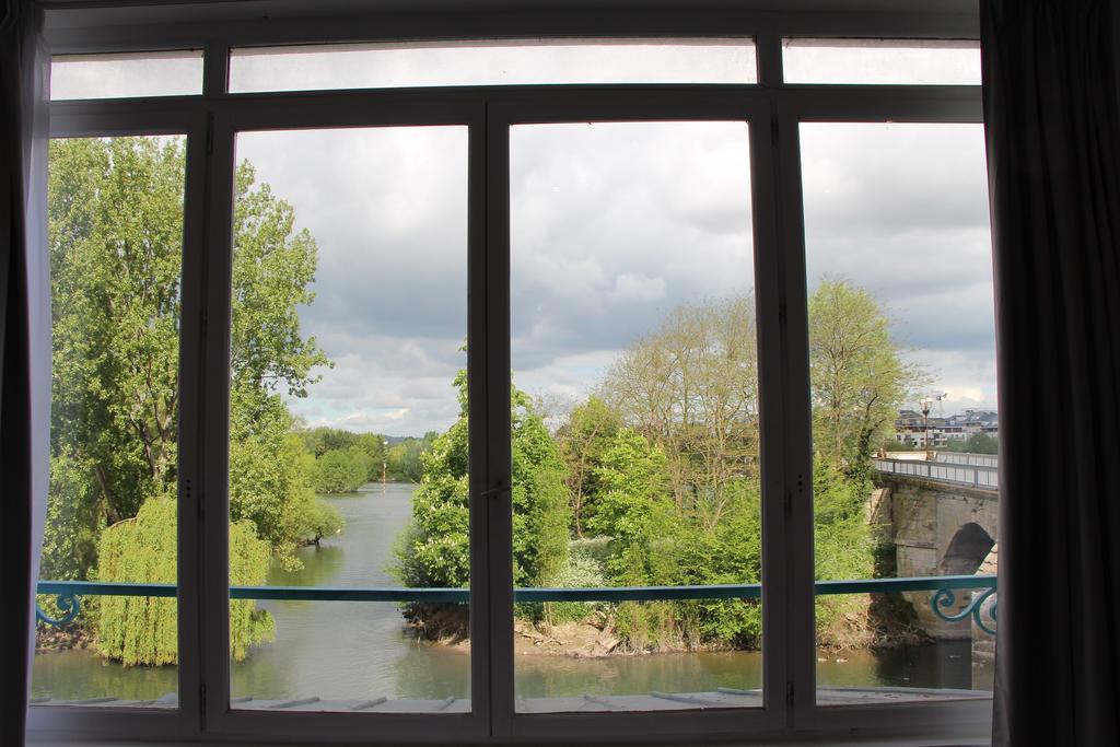 Hotel L'Esturgeon Poissy Zimmer foto