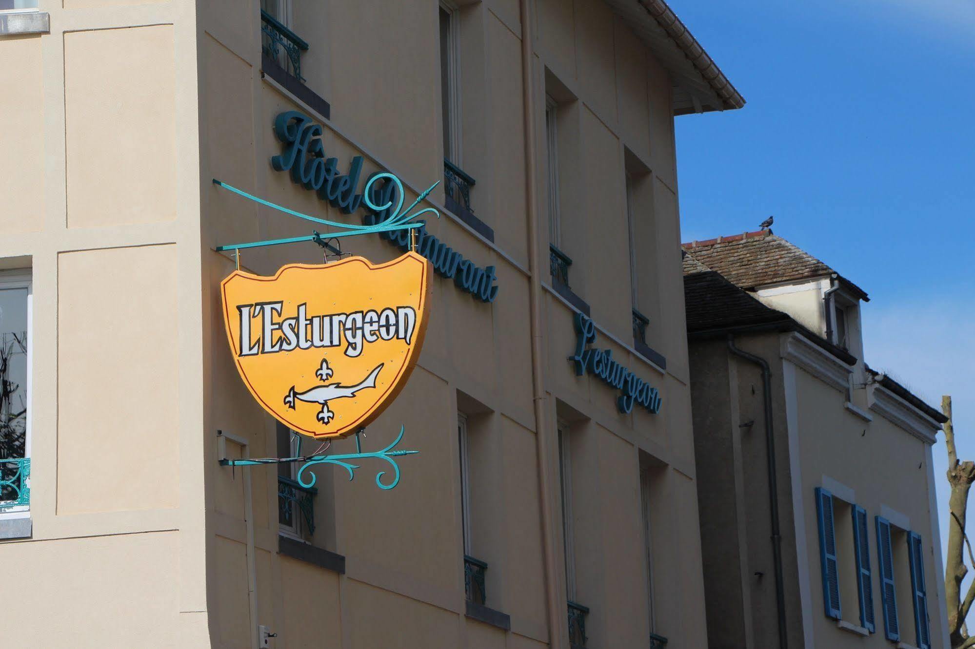 Hotel L'Esturgeon Poissy Exterior foto